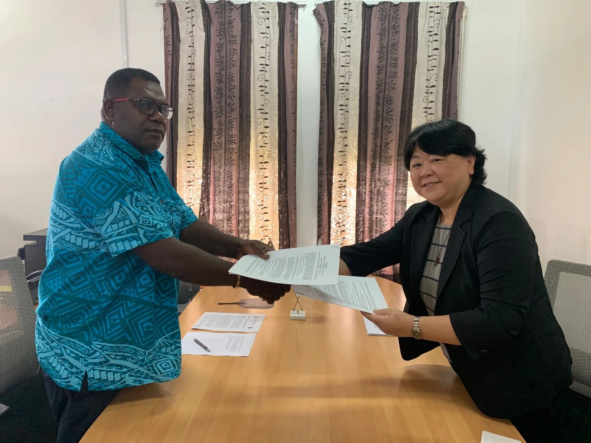 On 18th September, 2020, a Grant Contract Signing Ceremony for the “Project for Upgrading of Bombua High School (follow up fund)”, under the Grant Assistance for Grass-Roots Human Security Projects (GGP) programme, was held at Ministry of Education and Training. The Grant Contract was signed by H.E.